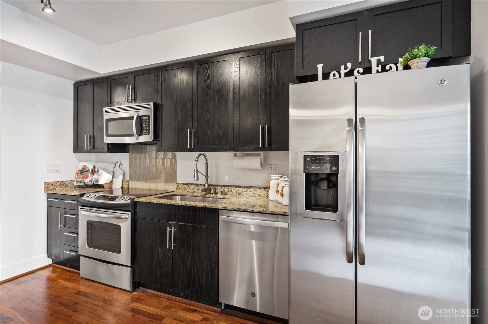 699 John Street Unit: 308