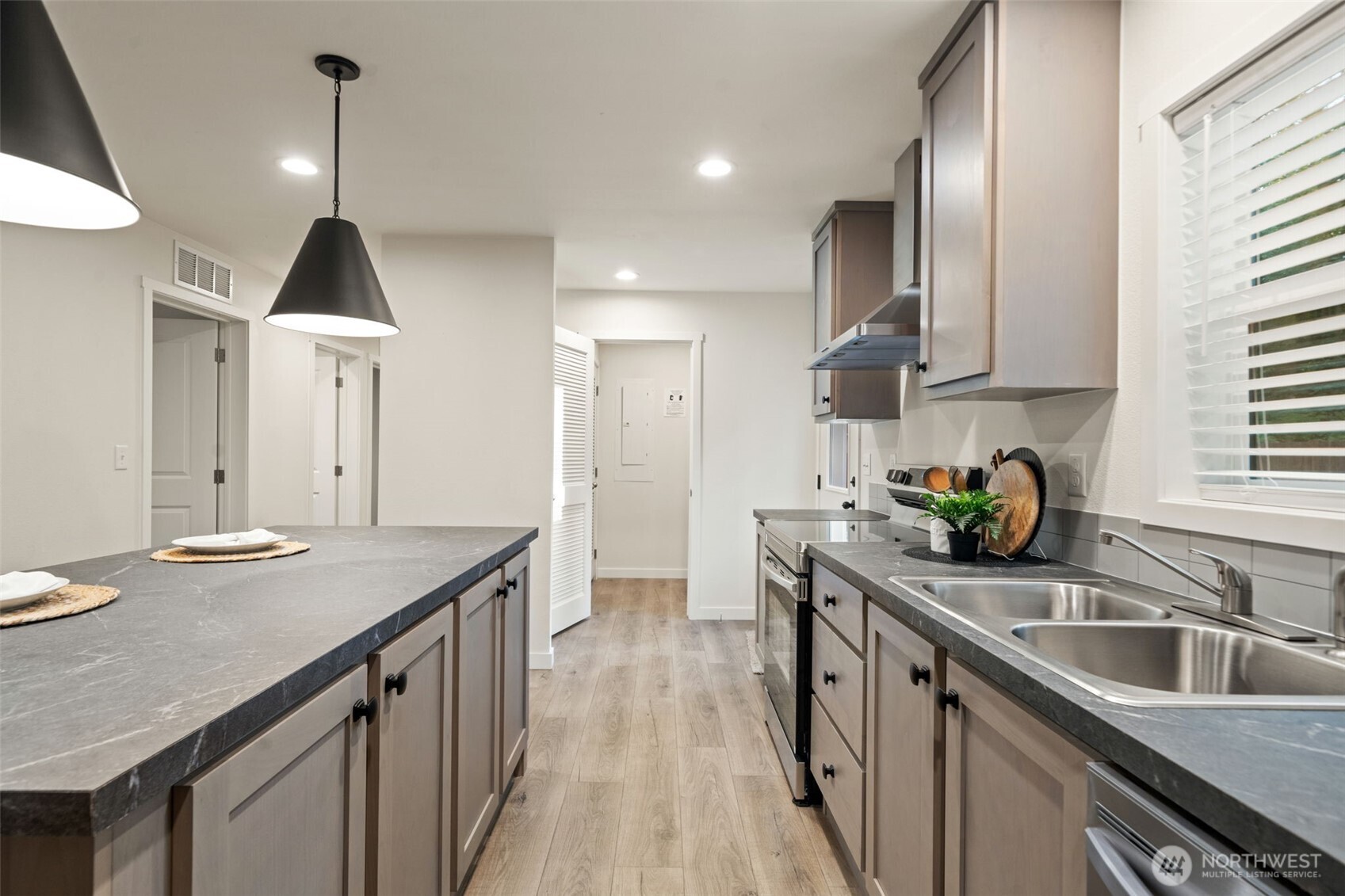 151 E Agate Drive