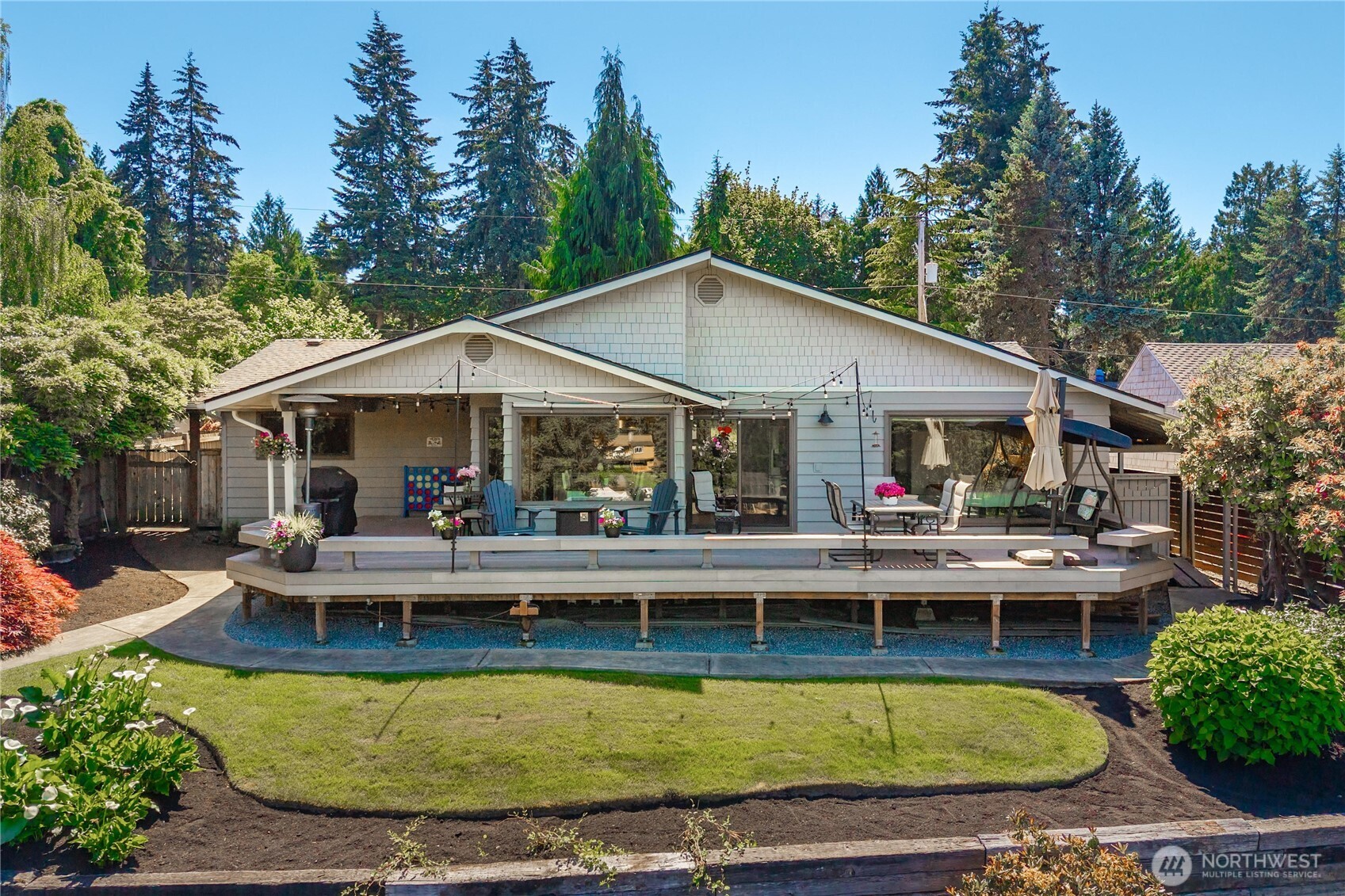 3605 Lakeridge Drive E