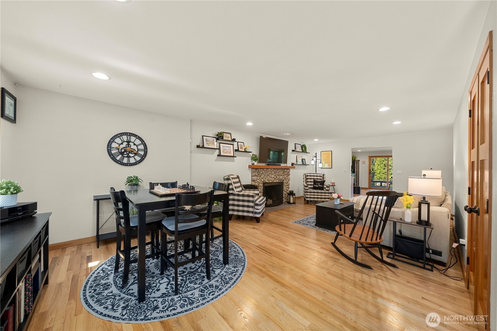 3605 Lakeridge Drive E