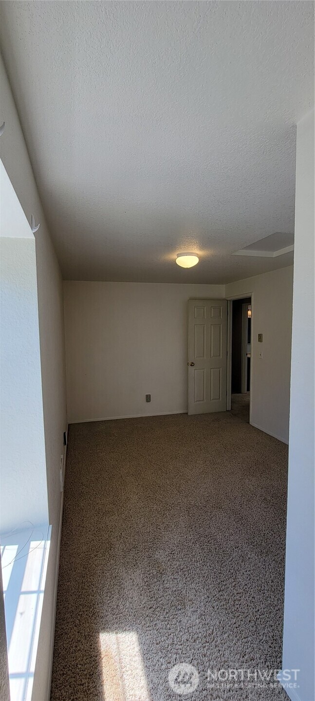 31605 8th Place SW