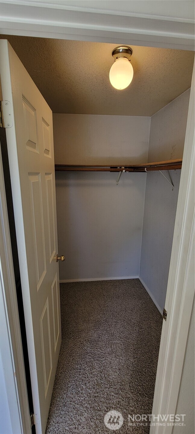 31605 8th Place SW