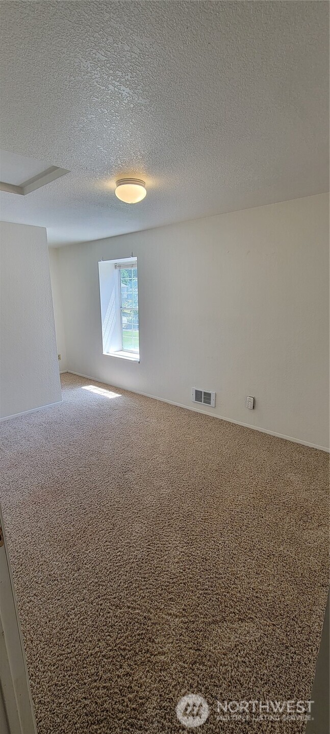 31605 8th Place SW