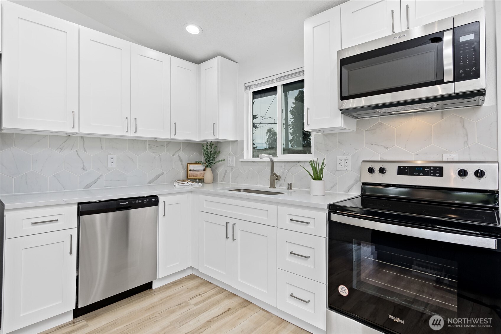 6114 N 49th Street Unit: Unit A
