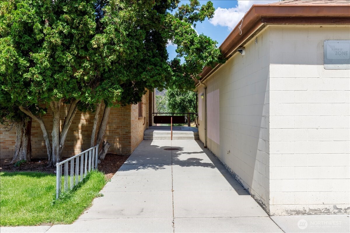 412 Federal Avenue