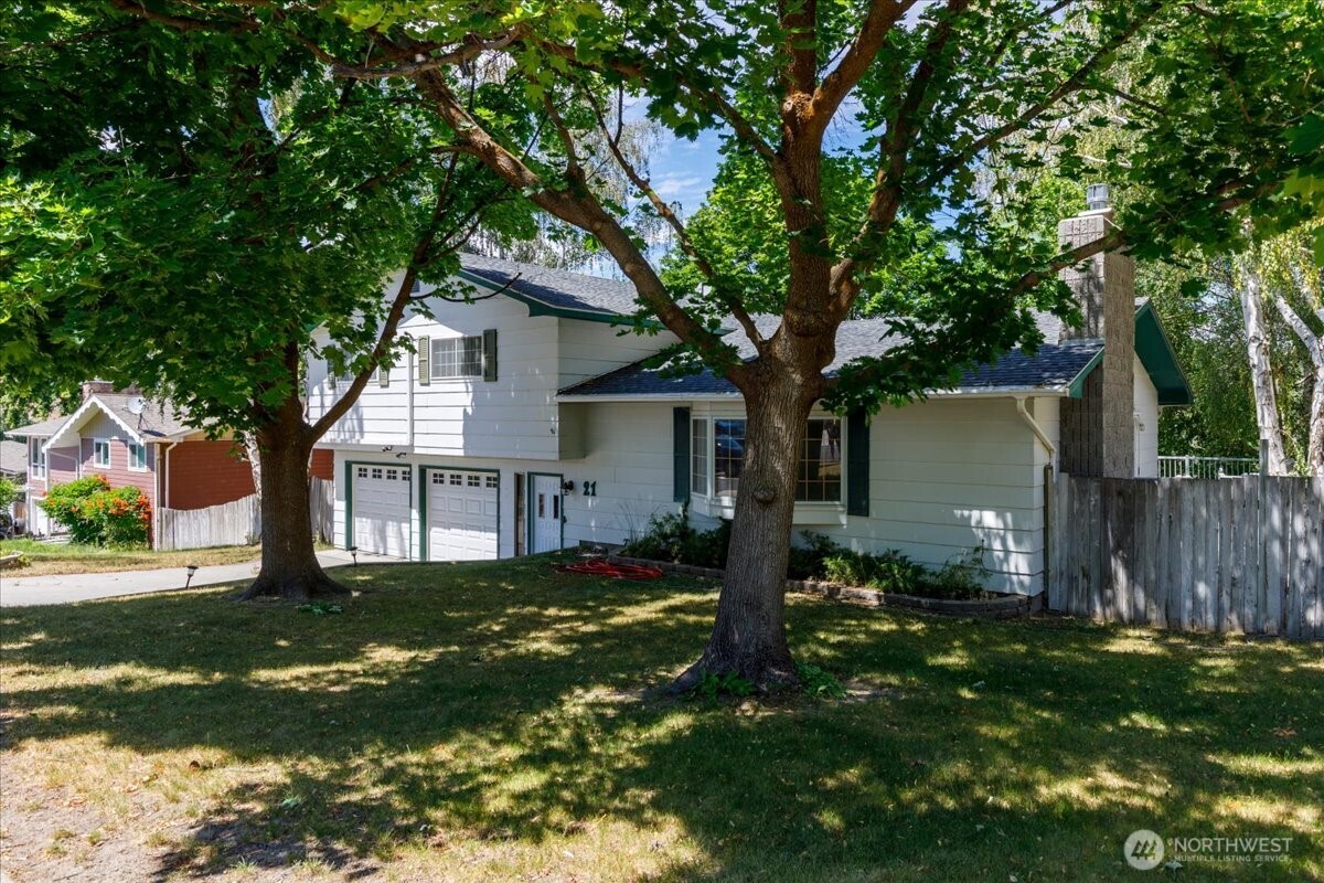 21 Diamond Street