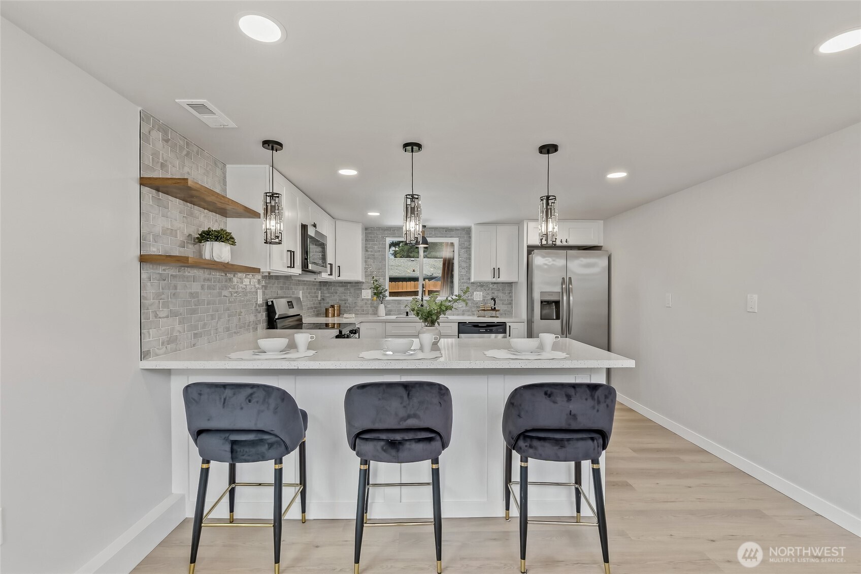 111 Tule Lake Road E
