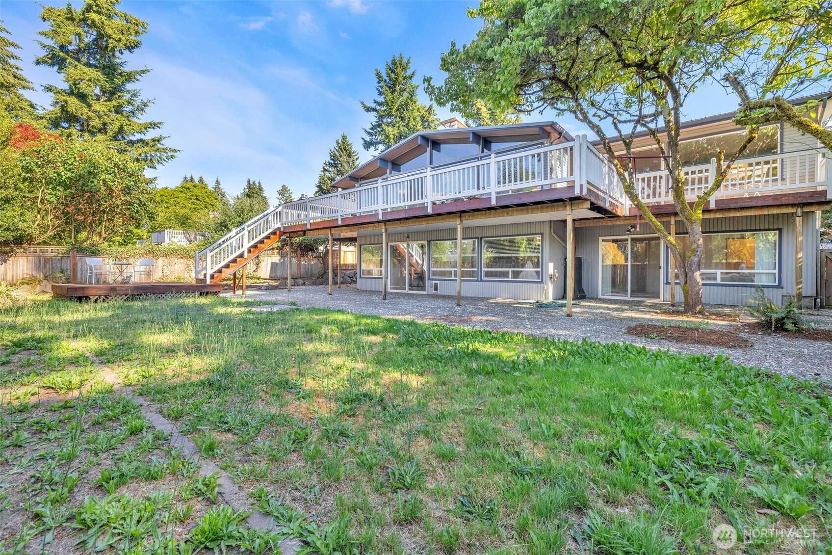 1133 E Hemlock Street