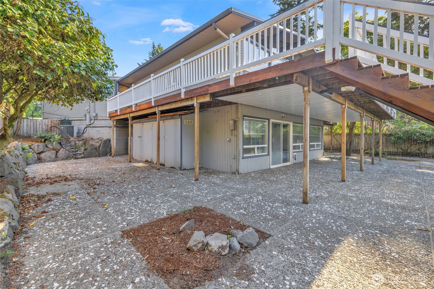1133 E Hemlock Street
