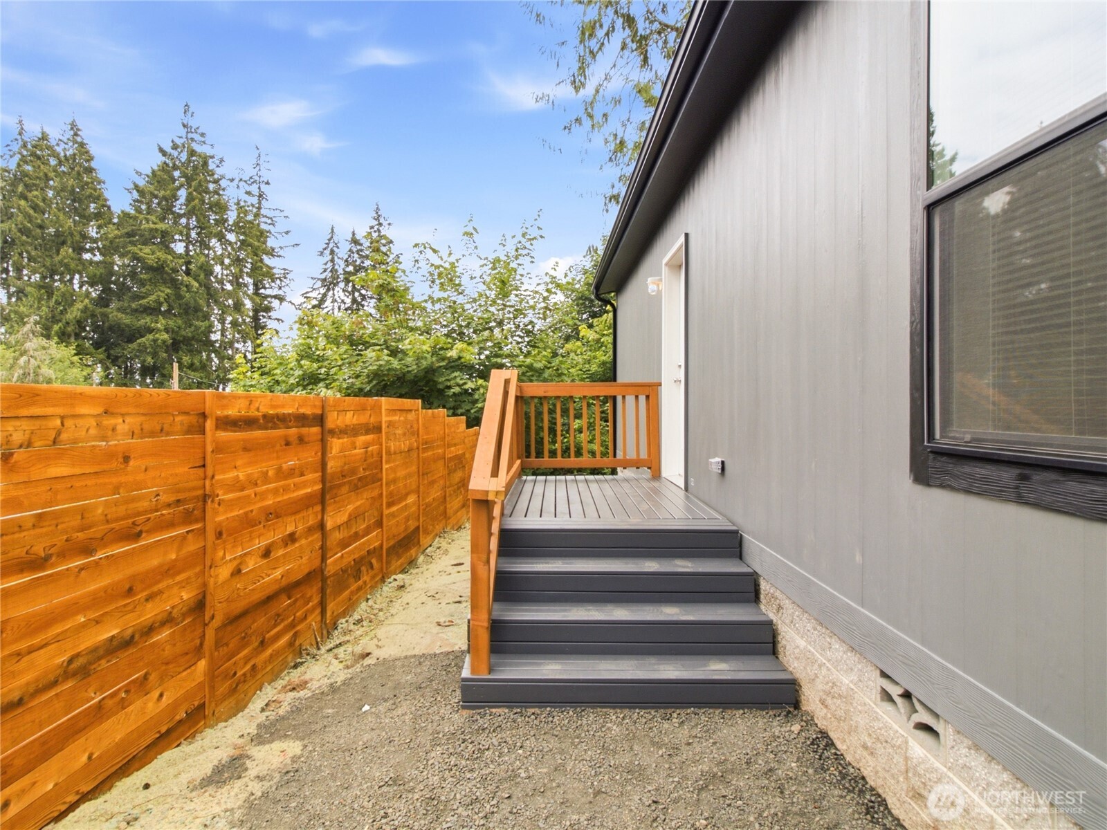 231 E Wood Lane