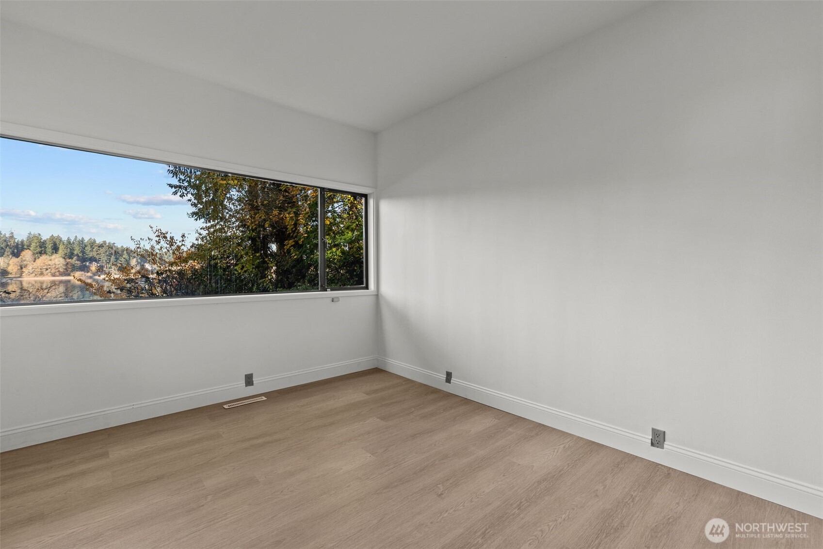 22 Loch Lane SW