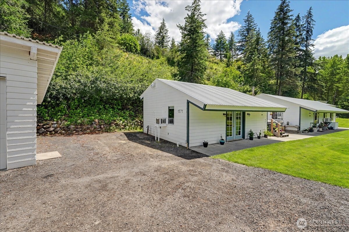 1571 Mission Creek Road