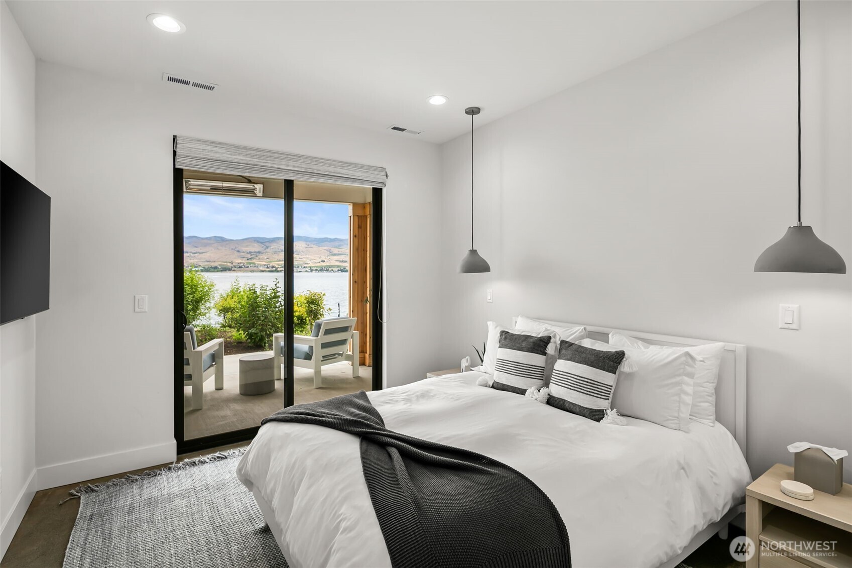 3212 S Lakeshore Road