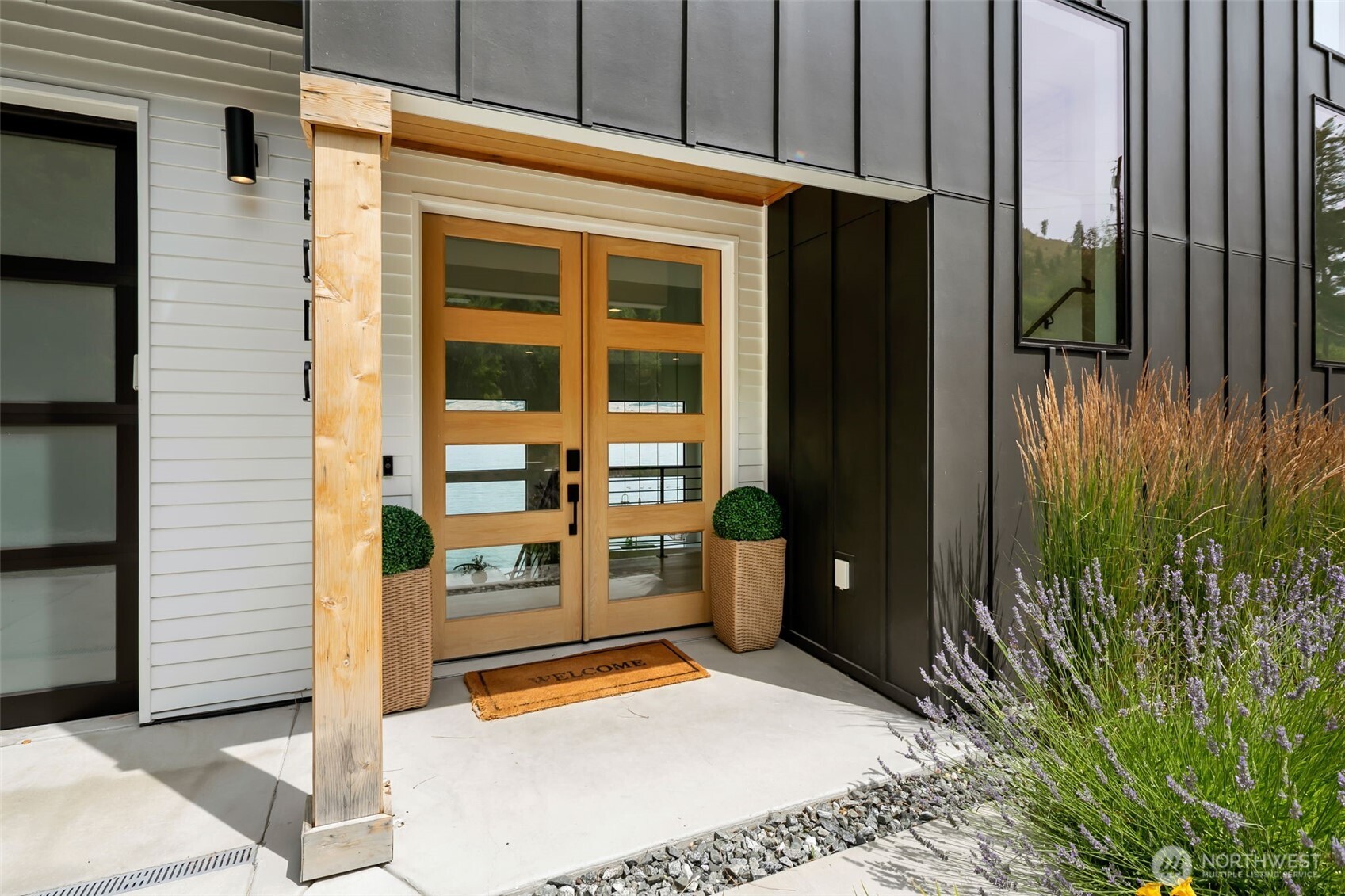 3212 S Lakeshore Road