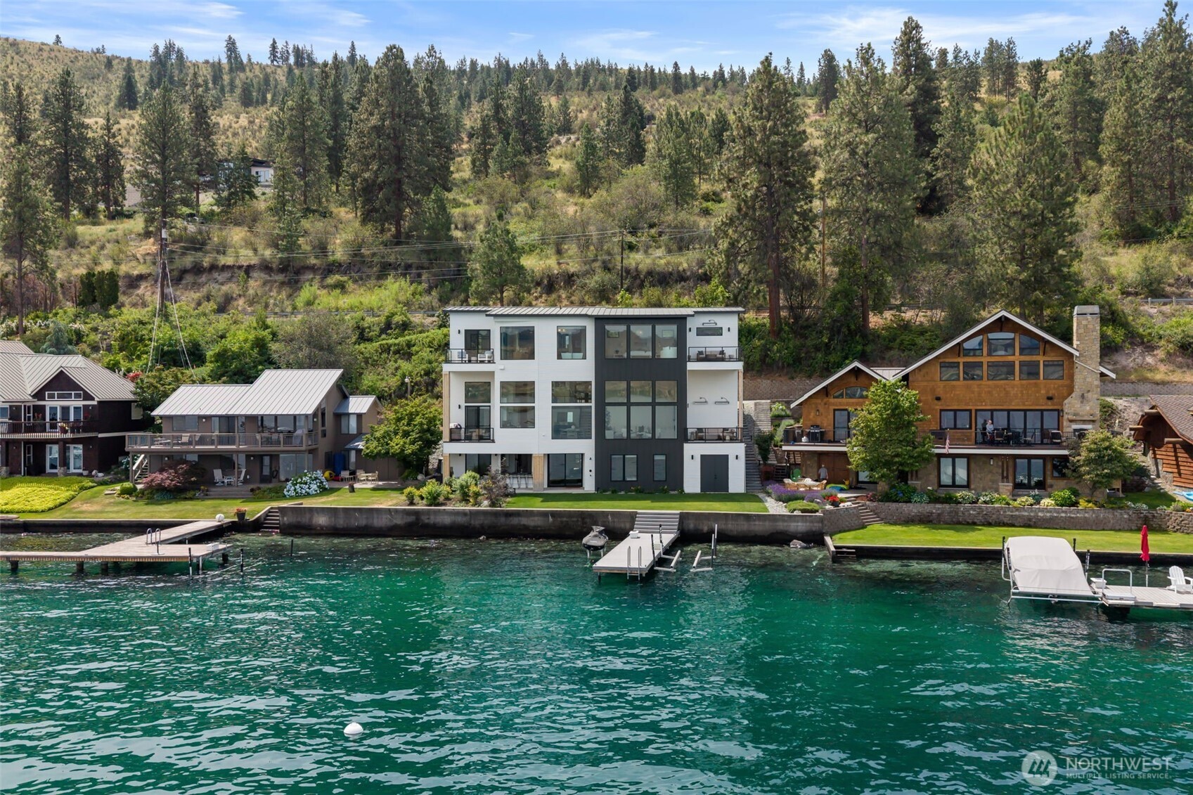 3212 S Lakeshore Road