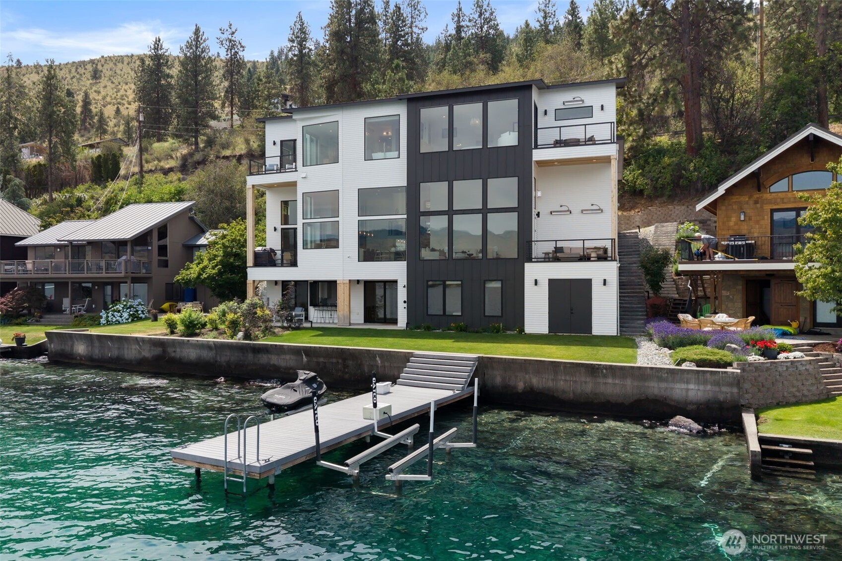 3212 S Lakeshore Road