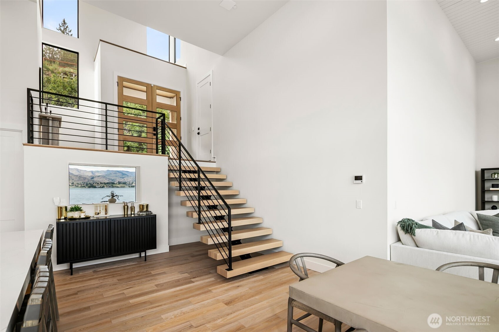 3212 S Lakeshore Road