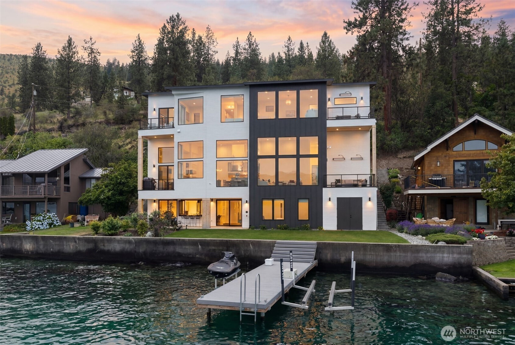 3212 S Lakeshore Road