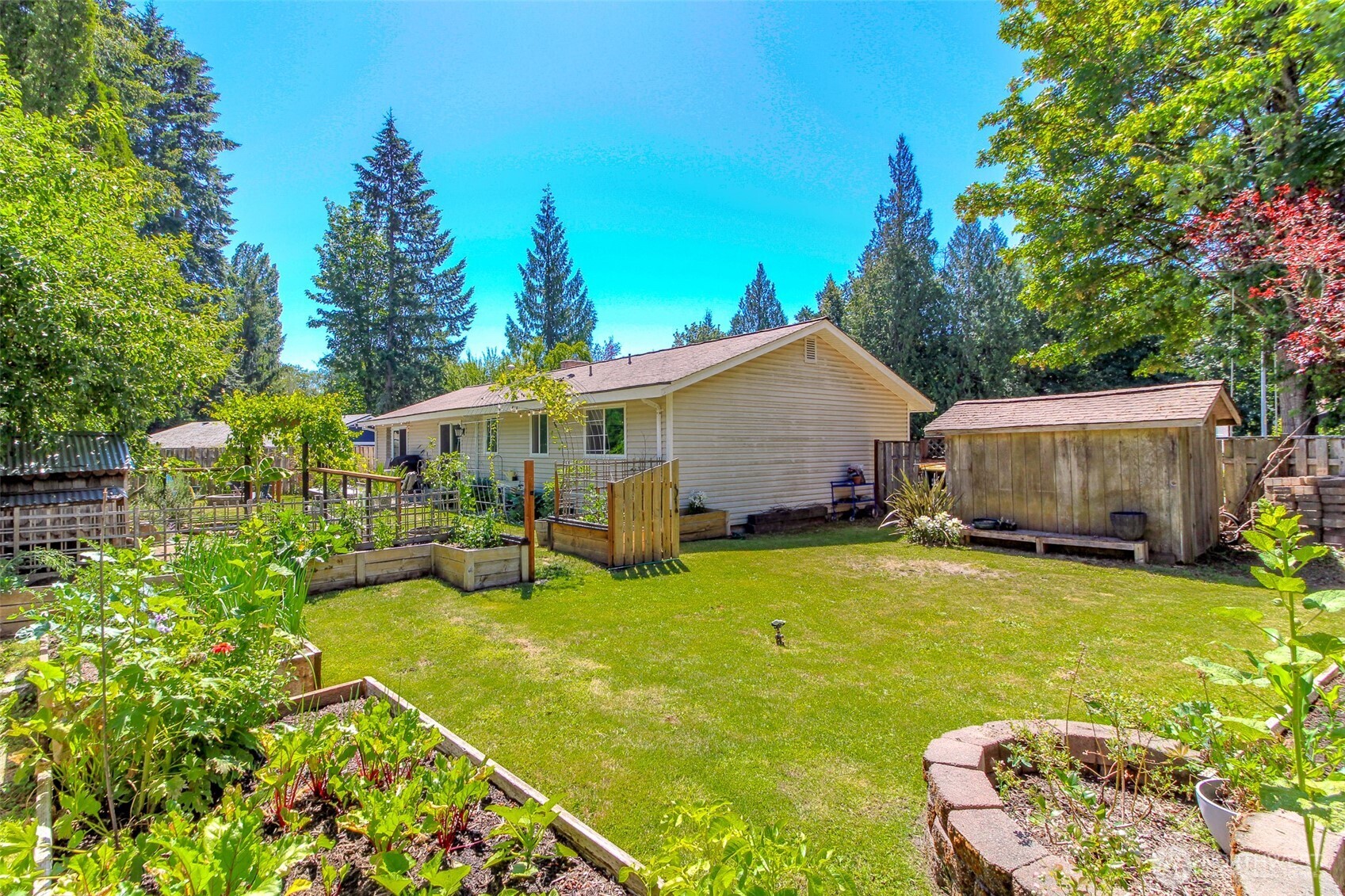 737 NW Firglade Drive