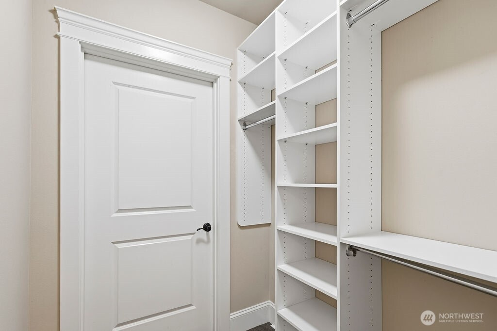 207 Broadway Unit: 200