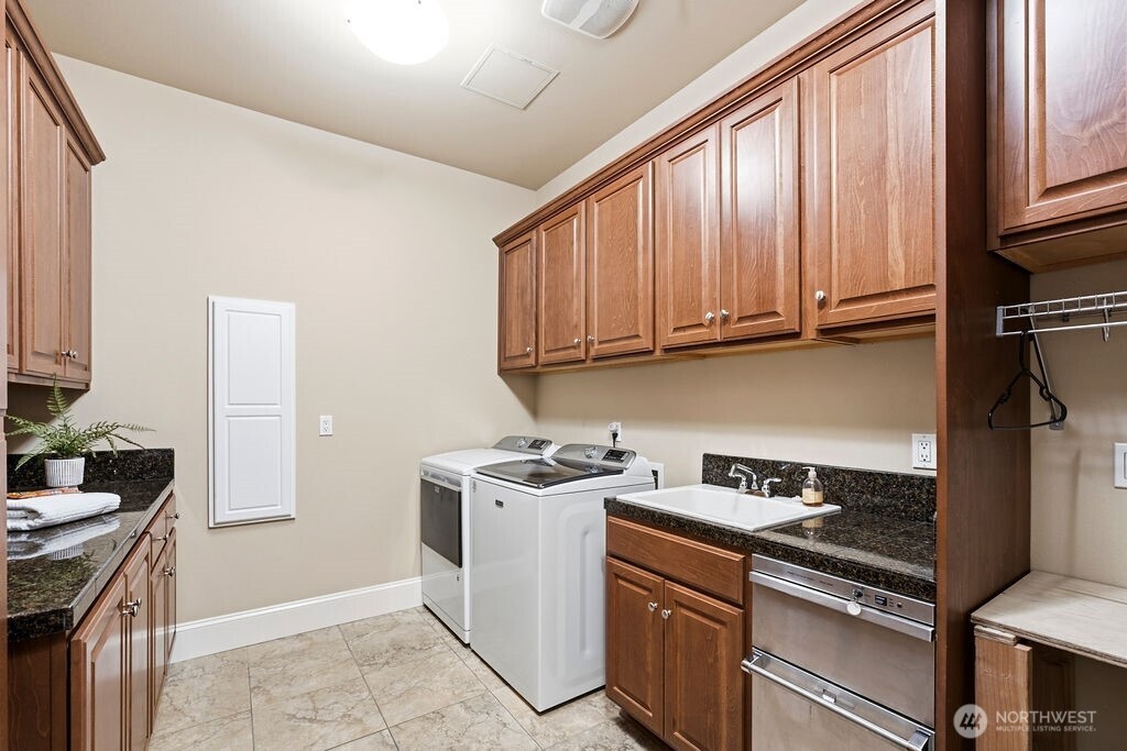 207 Broadway Unit: 200