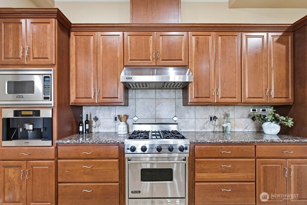 207 Broadway Unit: 200