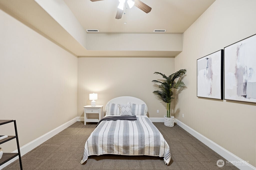 207 Broadway Unit: 200
