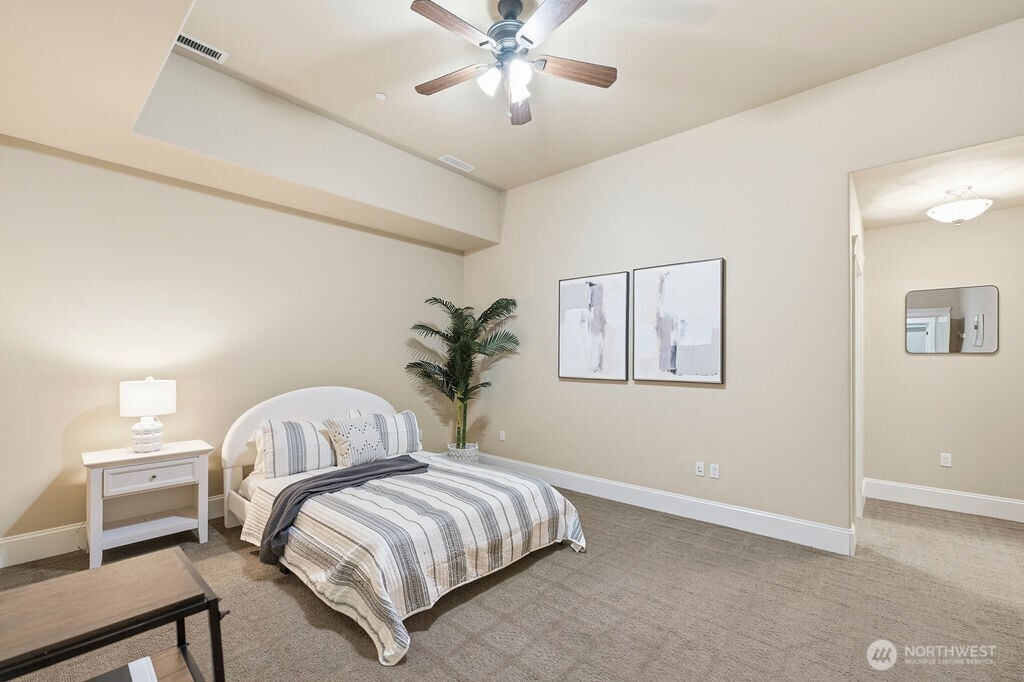 207 Broadway Unit: 200