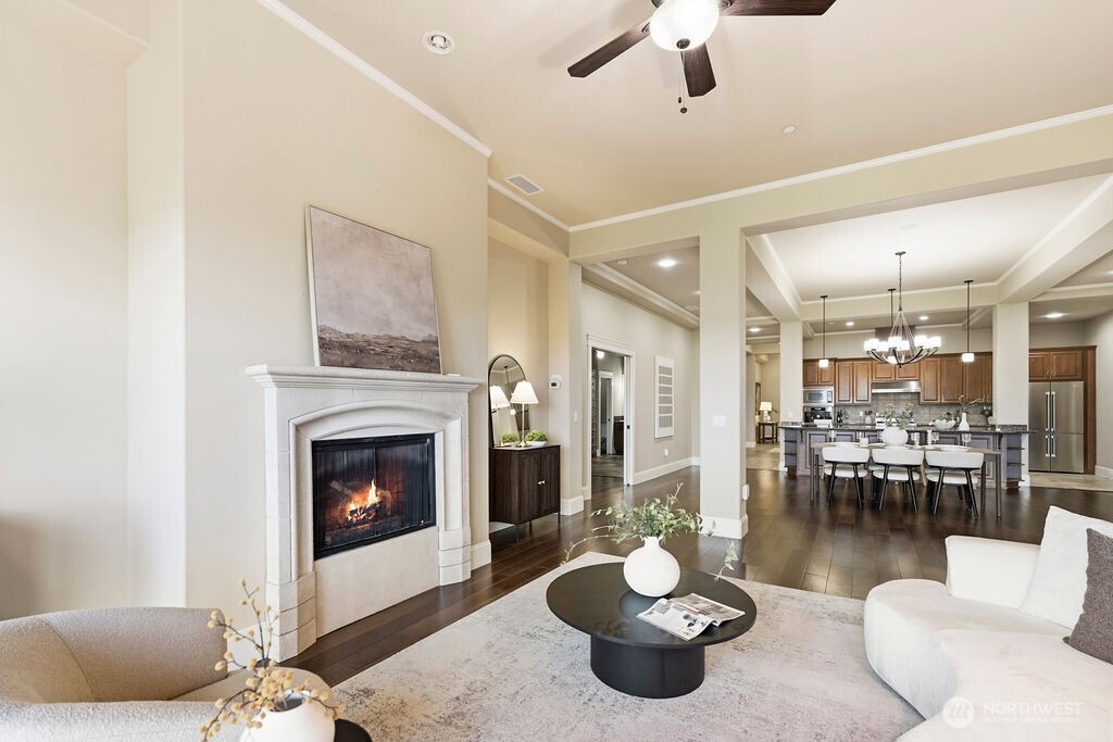 207 Broadway Unit: 200