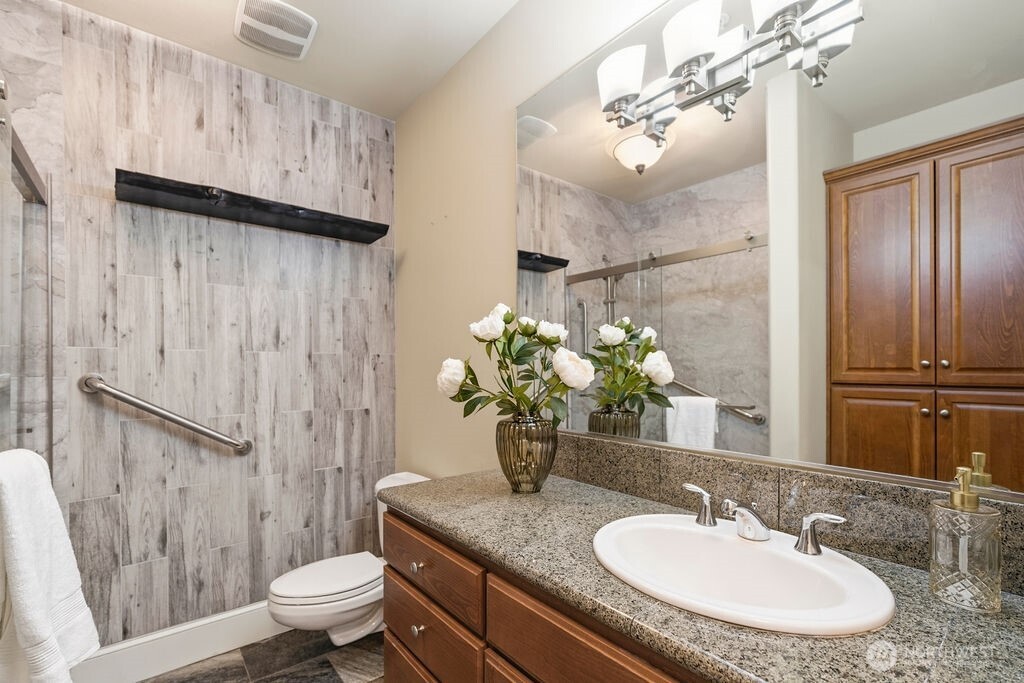207 Broadway Unit: 200