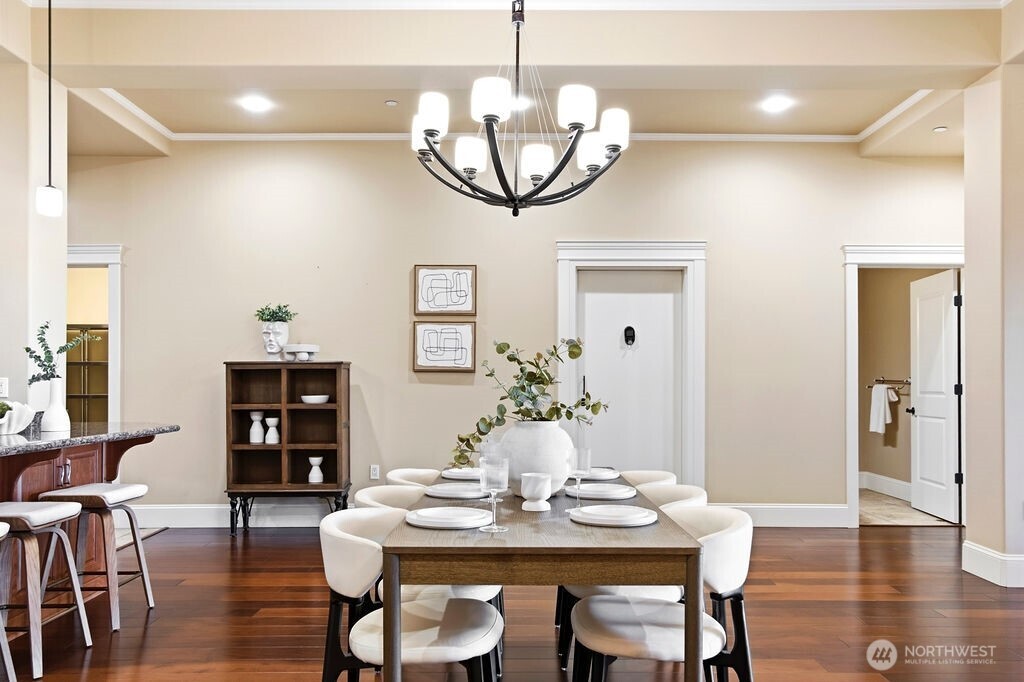 207 Broadway Unit: 200