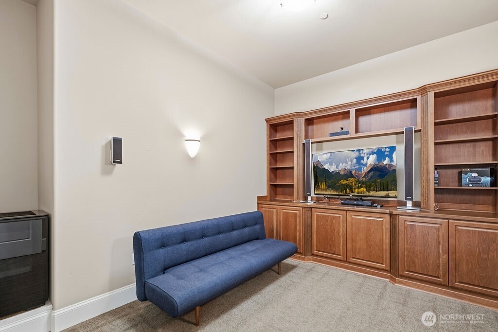 207 Broadway Unit: 200