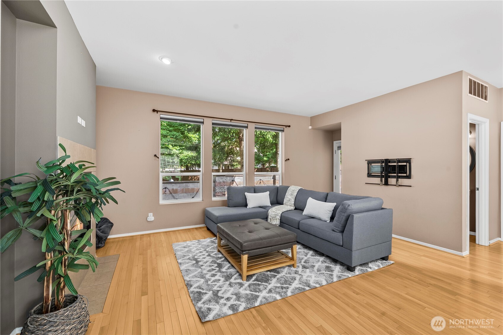 6016 Elizabeth Avenue SE