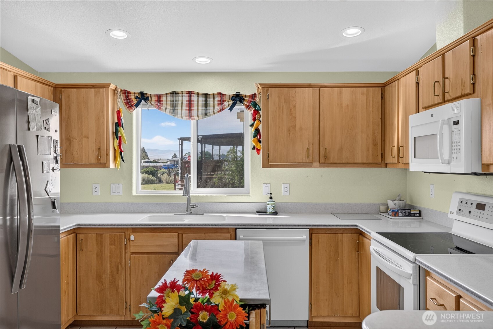 105 Edgewater Way SW