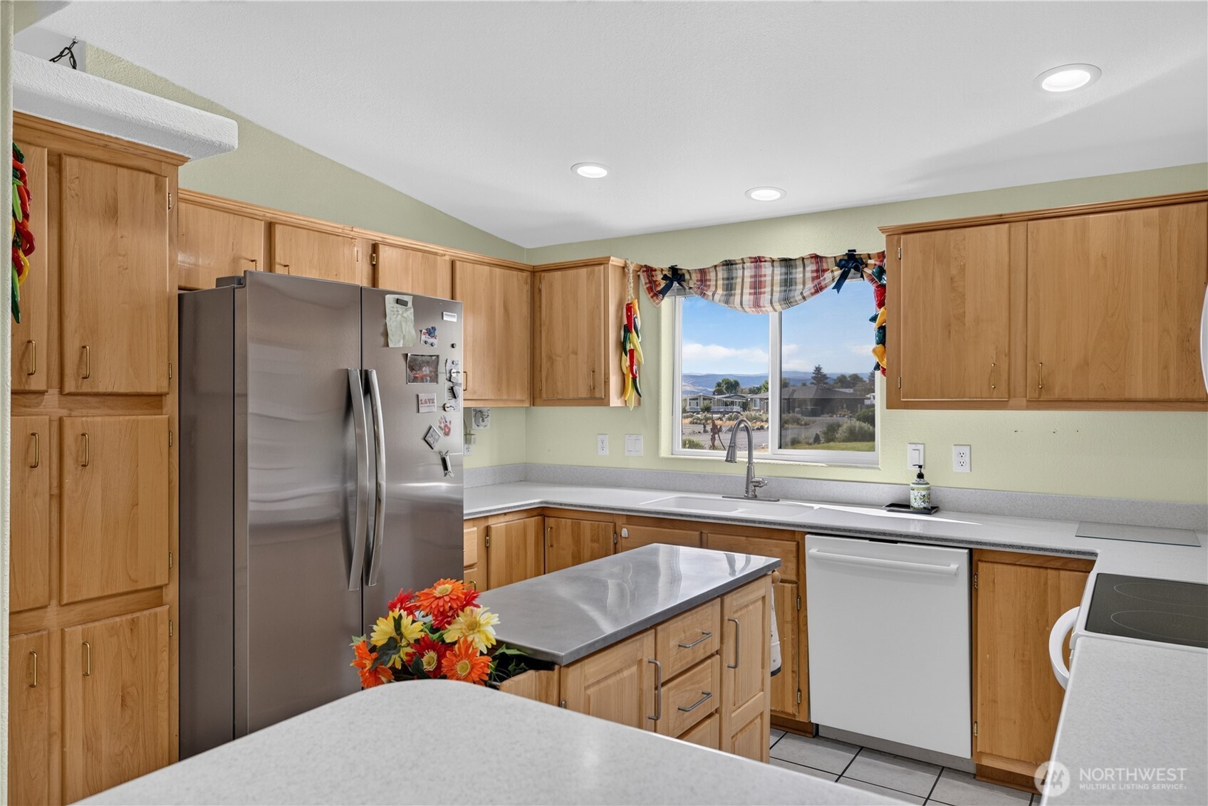 105 Edgewater Way SW