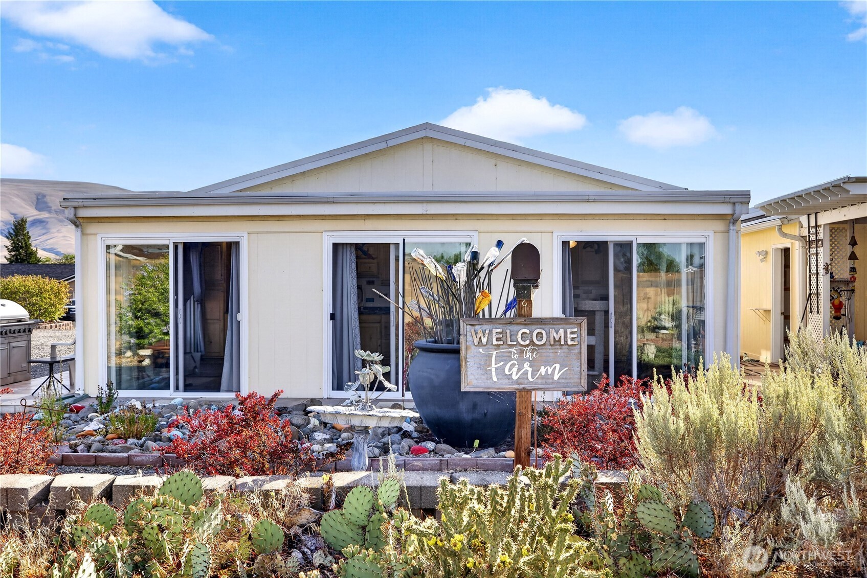 105 Edgewater Way SW