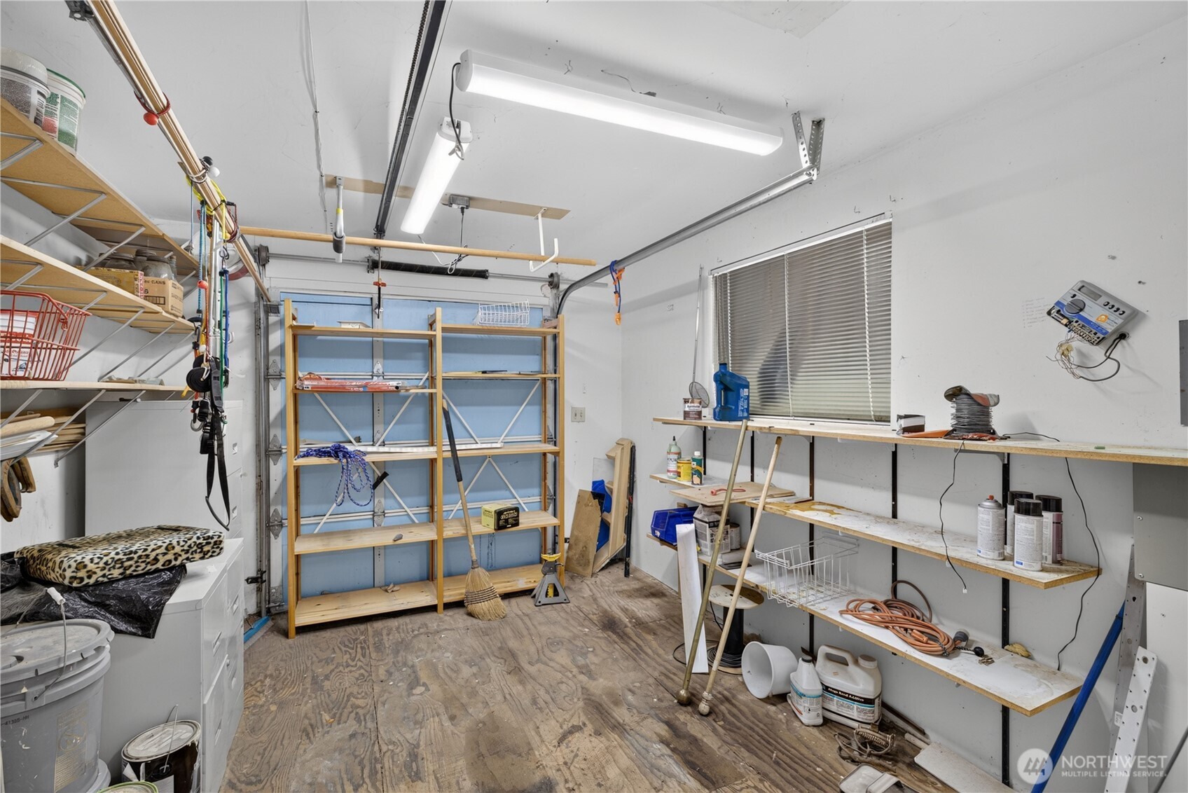 105 Edgewater Way SW