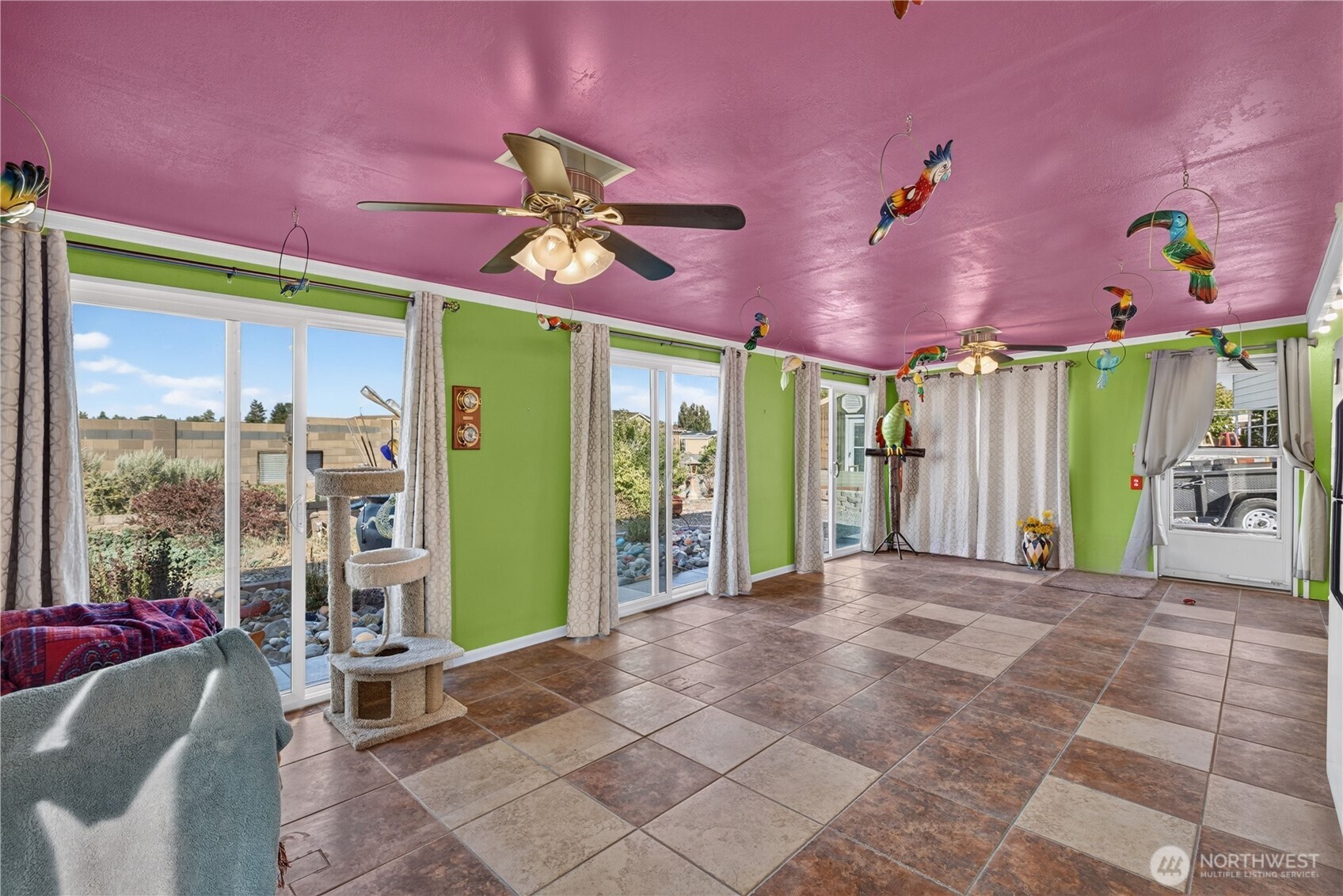 105 Edgewater Way SW