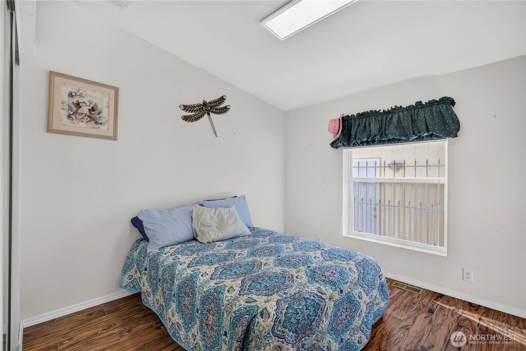105 Edgewater Way SW