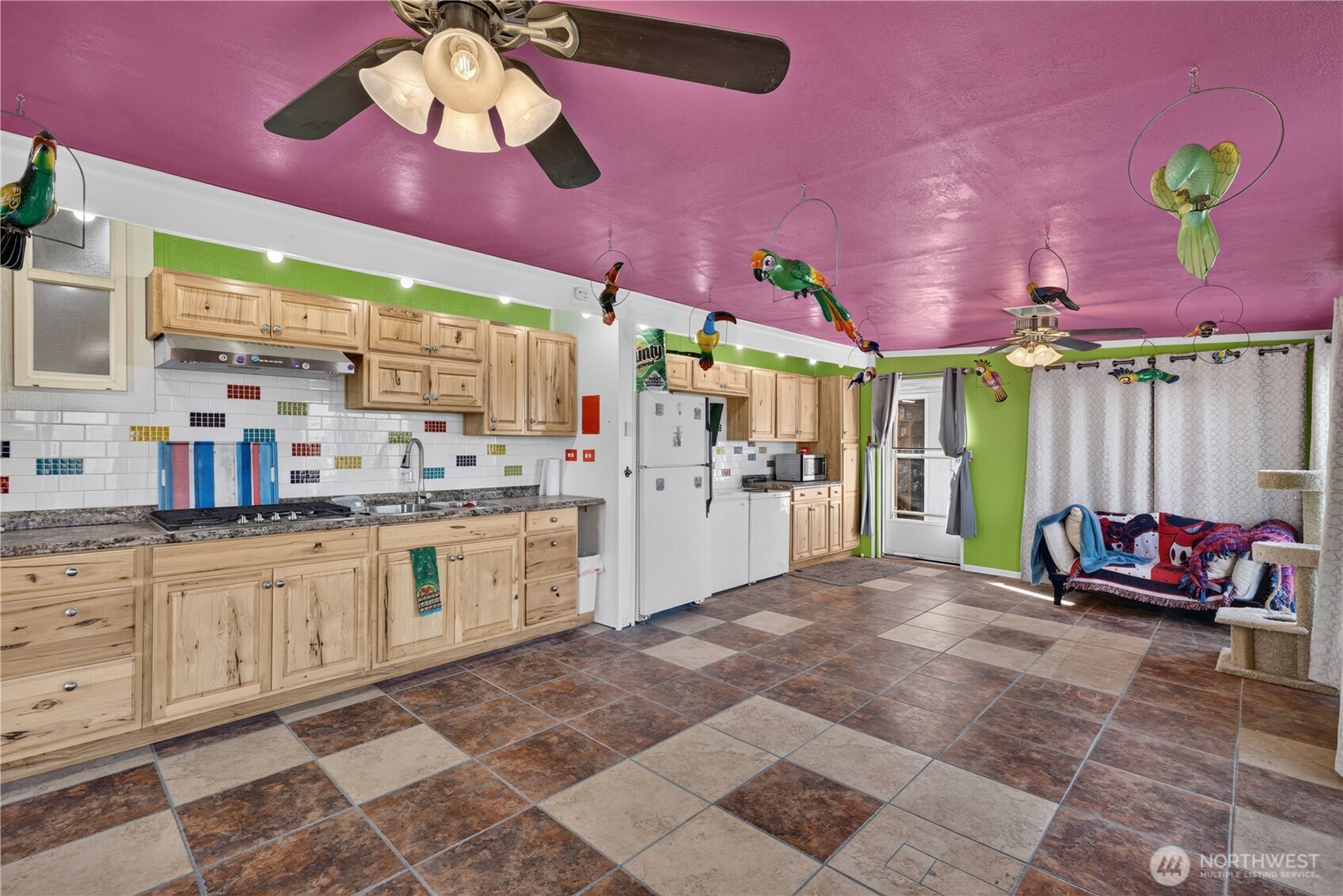 105 Edgewater Way SW