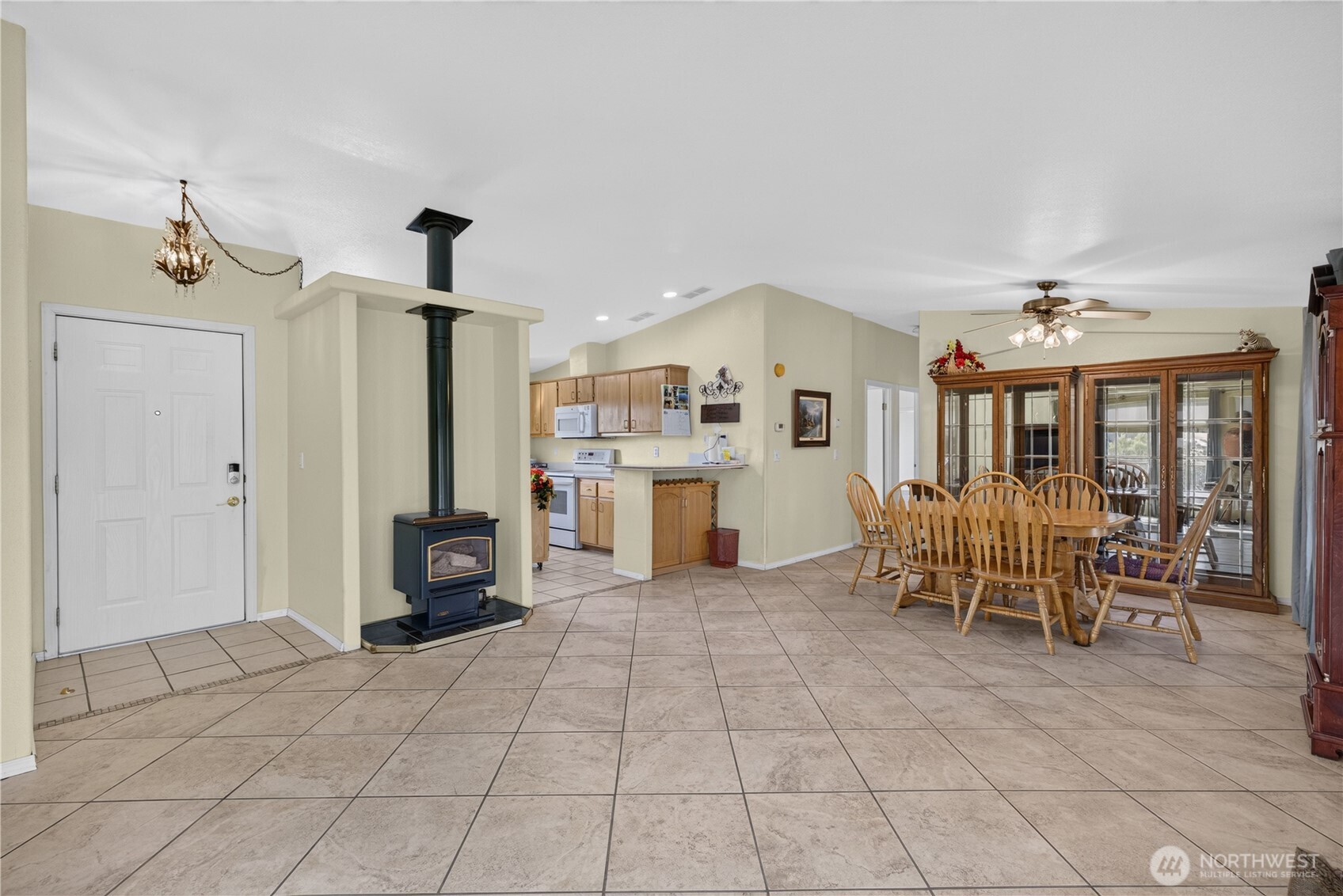 105 Edgewater Way SW