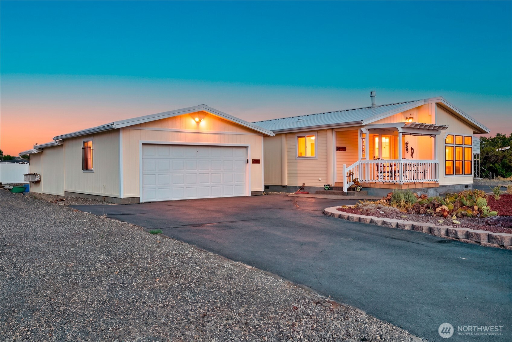 105 Edgewater Way SW