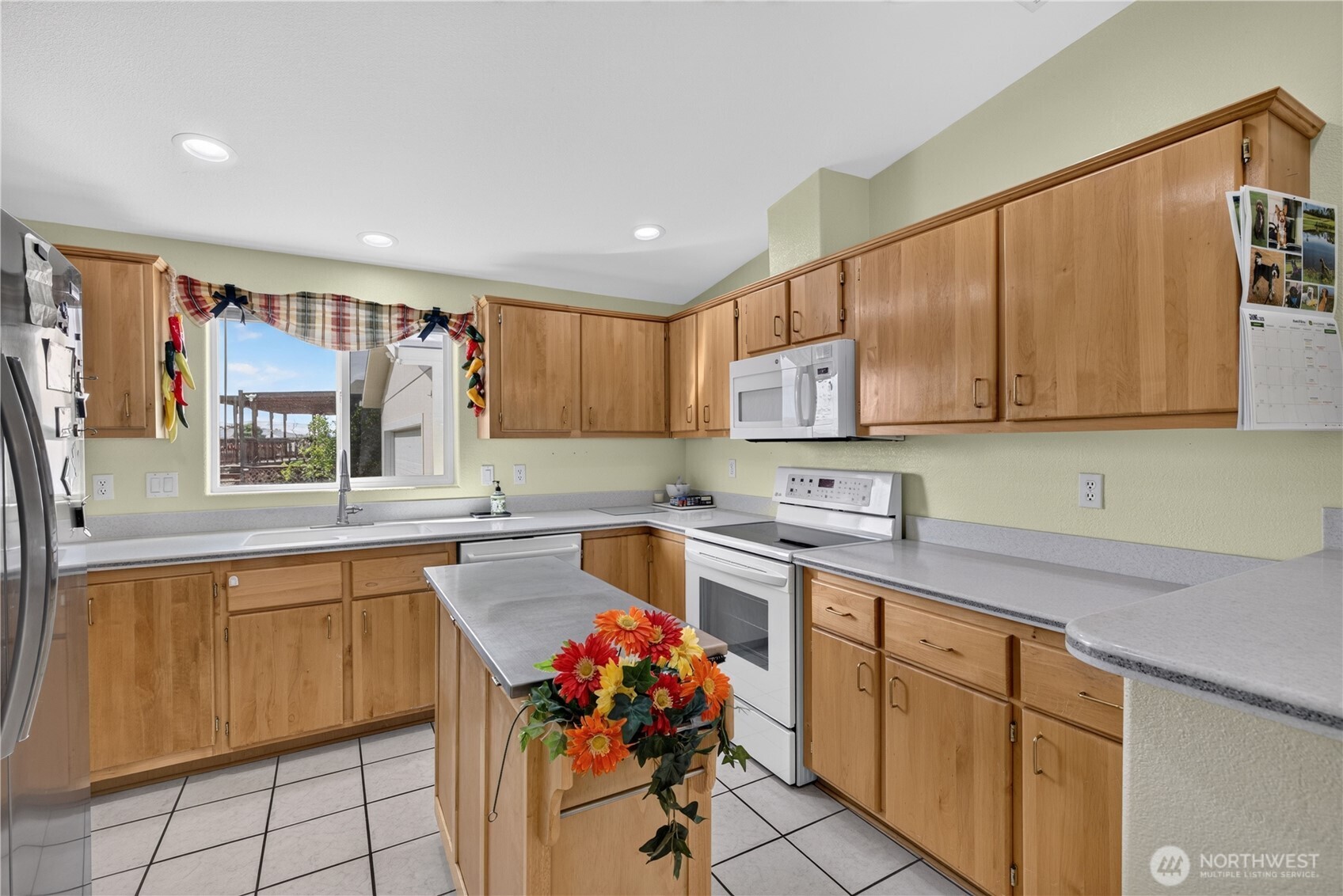 105 Edgewater Way SW