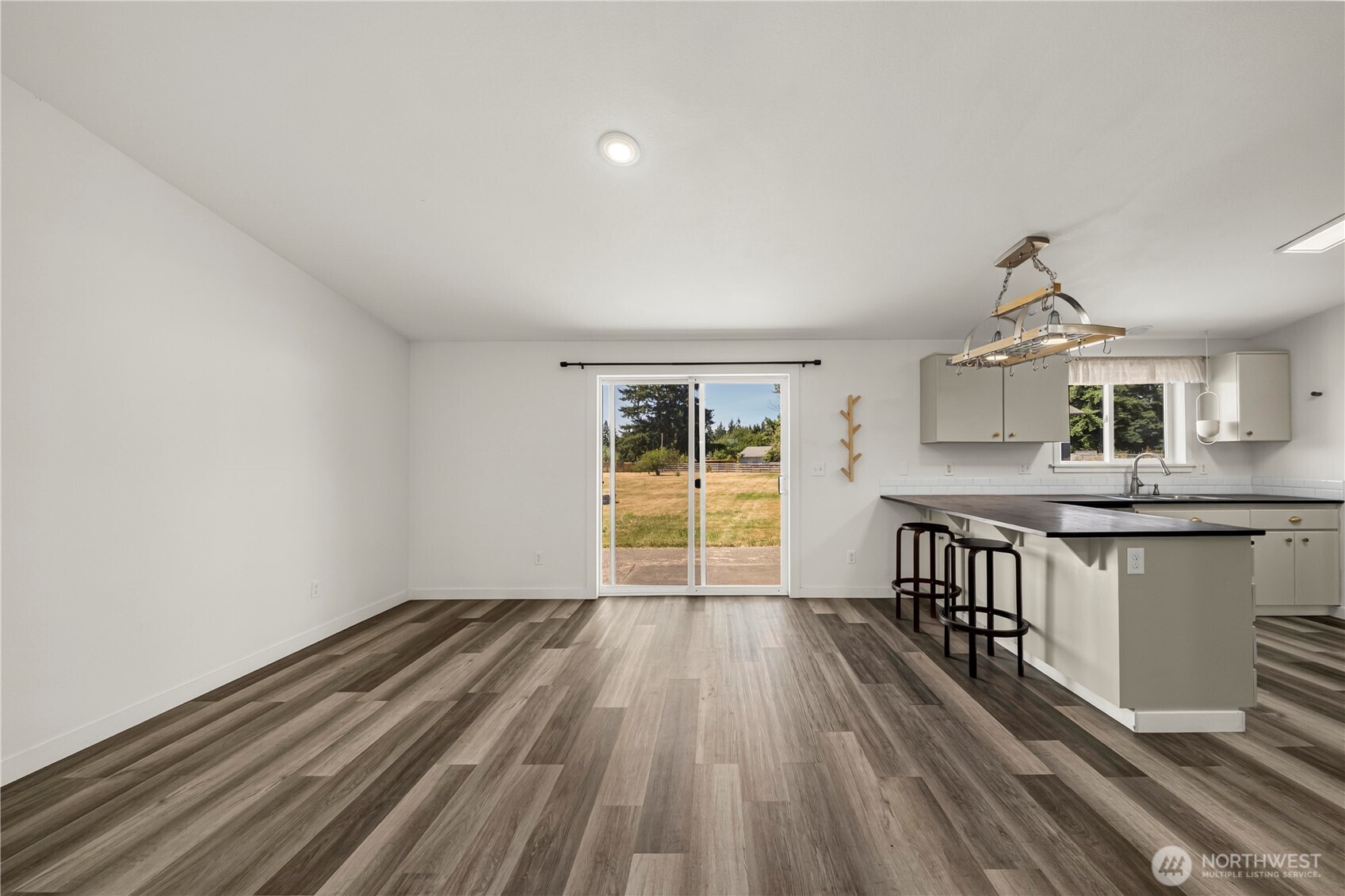 9200 Applegate Loop SW