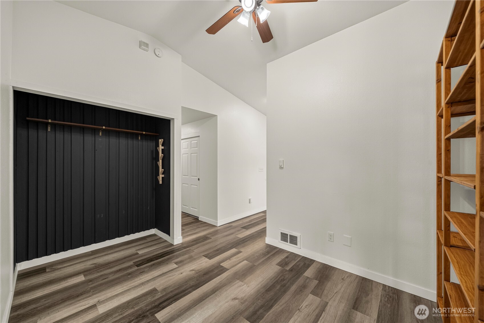9200 Applegate Loop SW