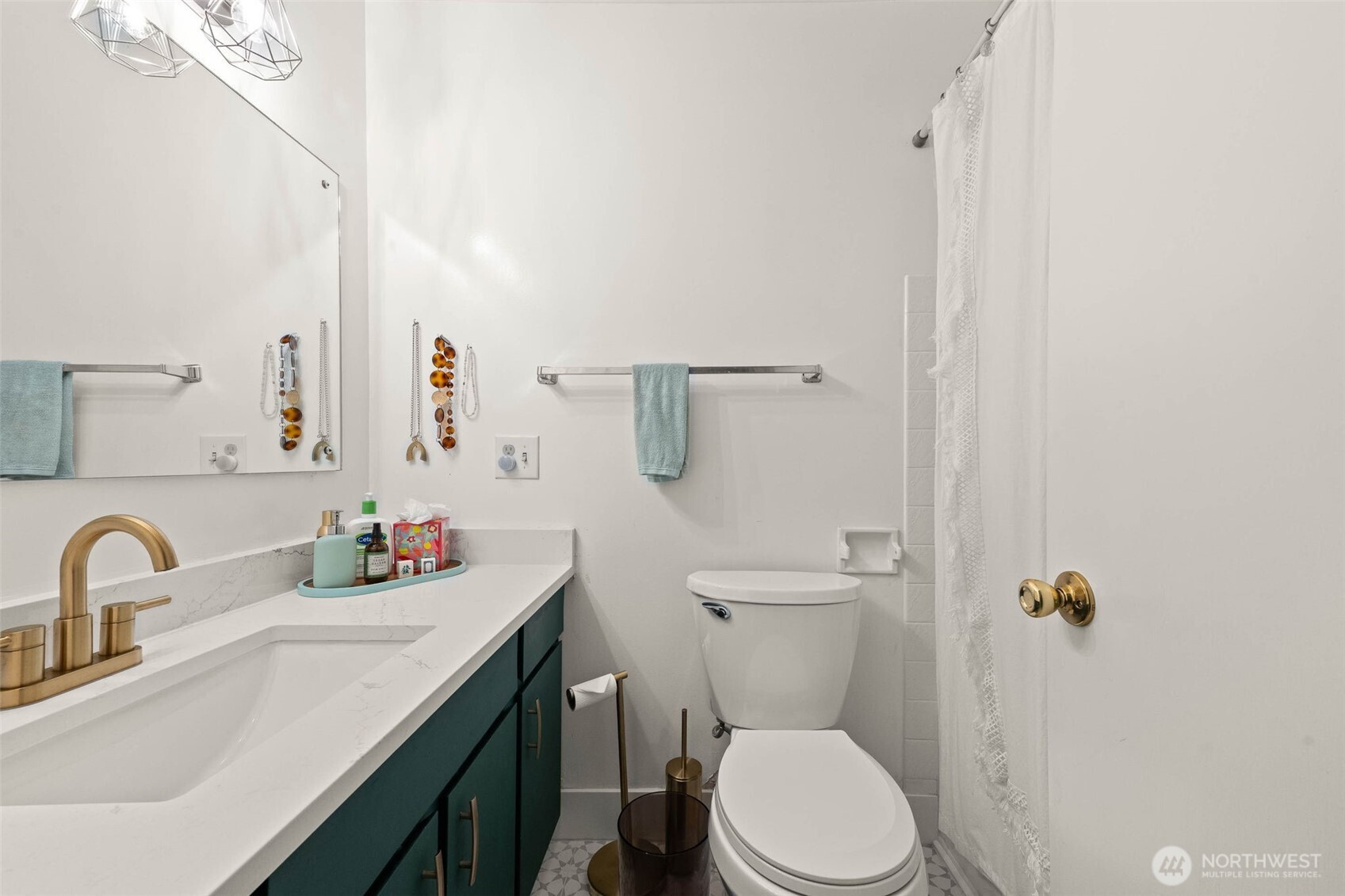 11515 Greenwood Avenue N Unit: H