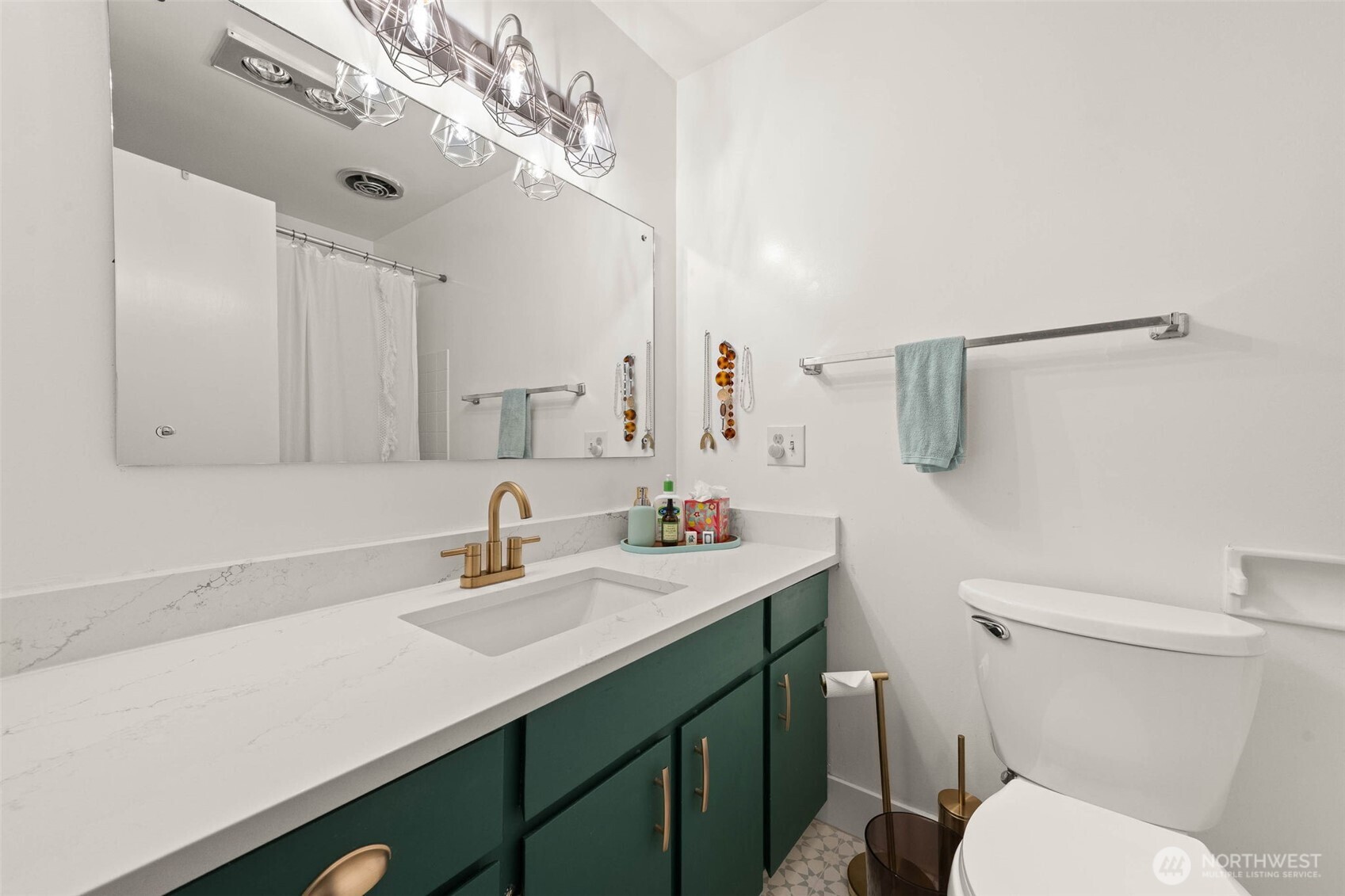 11515 Greenwood Avenue N Unit: H