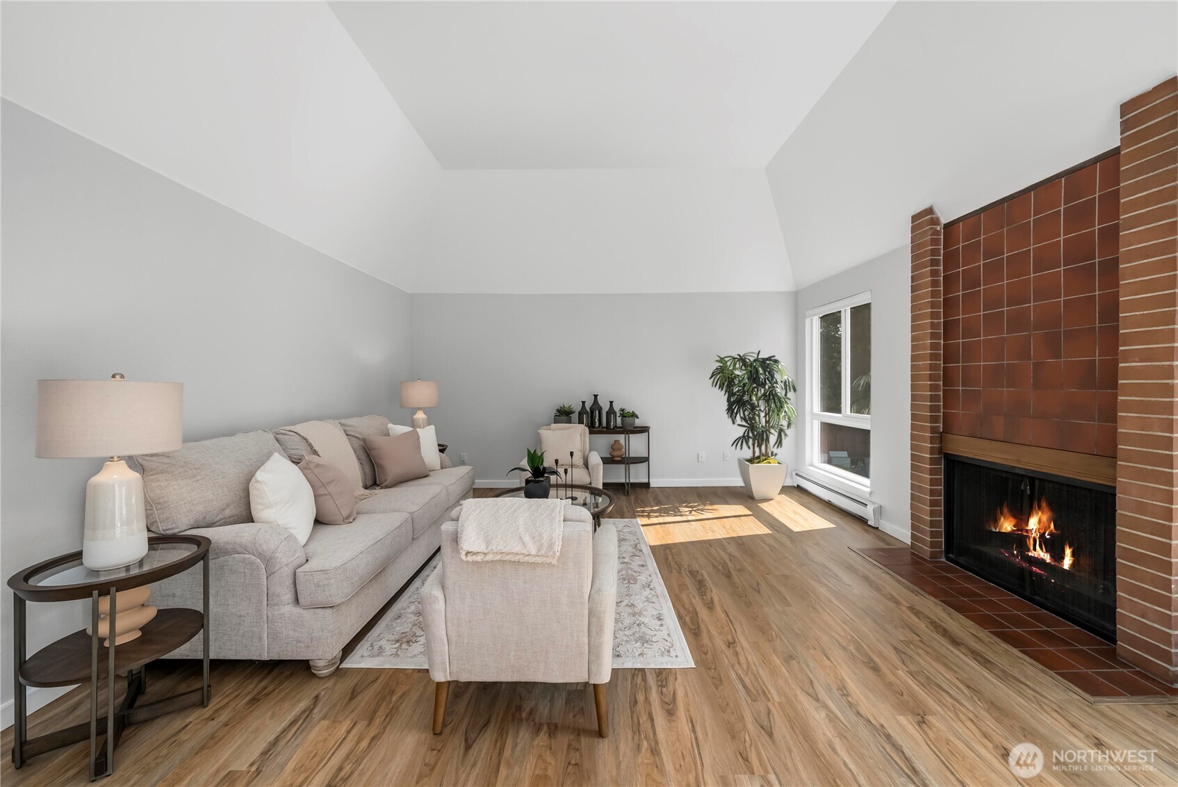 10221 NE 16th Street Unit: H7