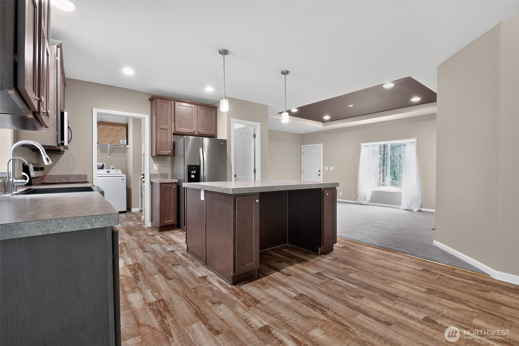27129 Lake Riley