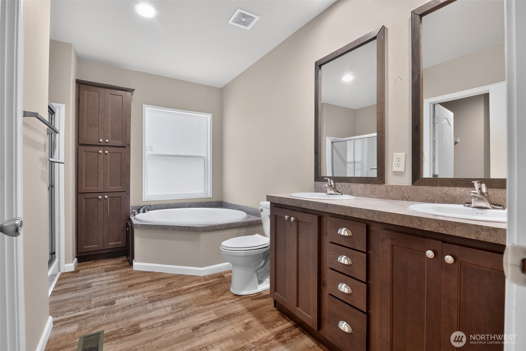 27129 Lake Riley